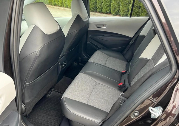 Toyota Corolla cena 86900 przebieg: 177932, rok produkcji 2019 z Olszyna małe 211